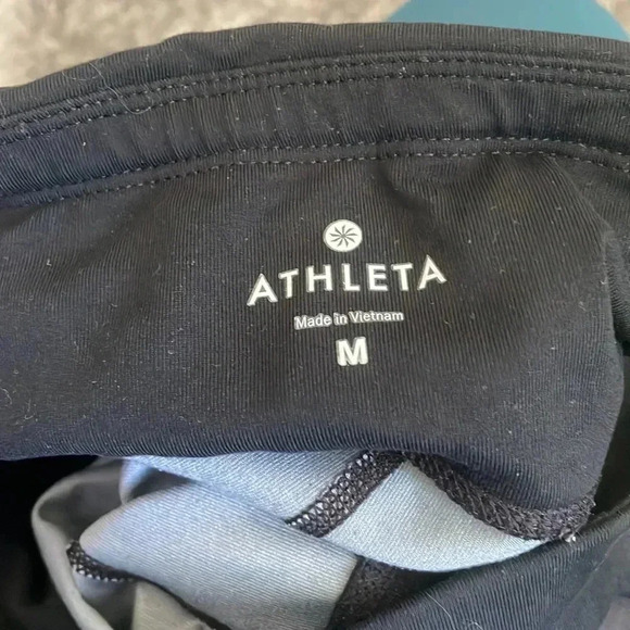 Athleta relay crop 2.0 - Picture 7 of 9